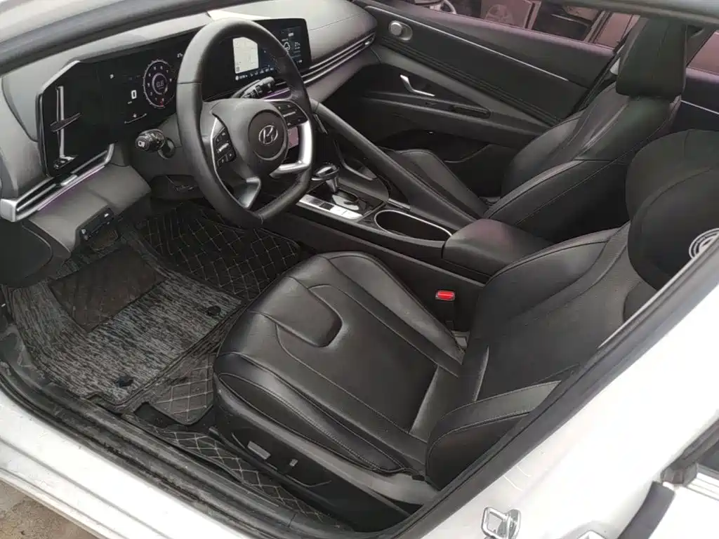 Hyundai Elantra — миниатюра 15