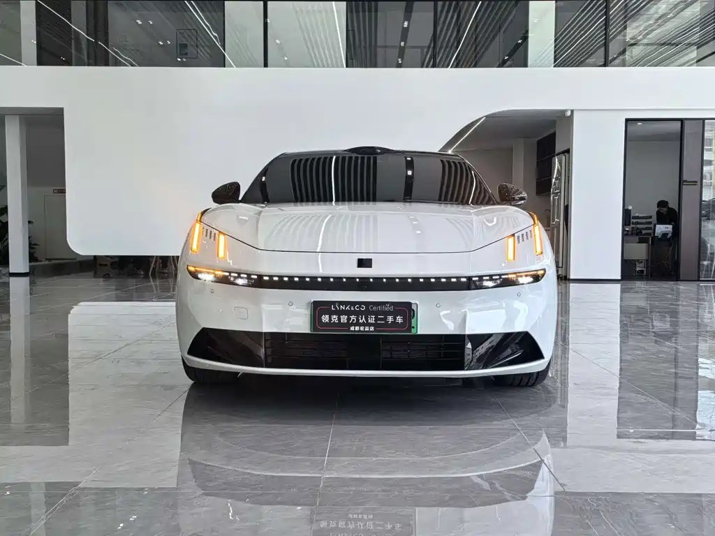 Lynk & Co 10 — миниатюра 2