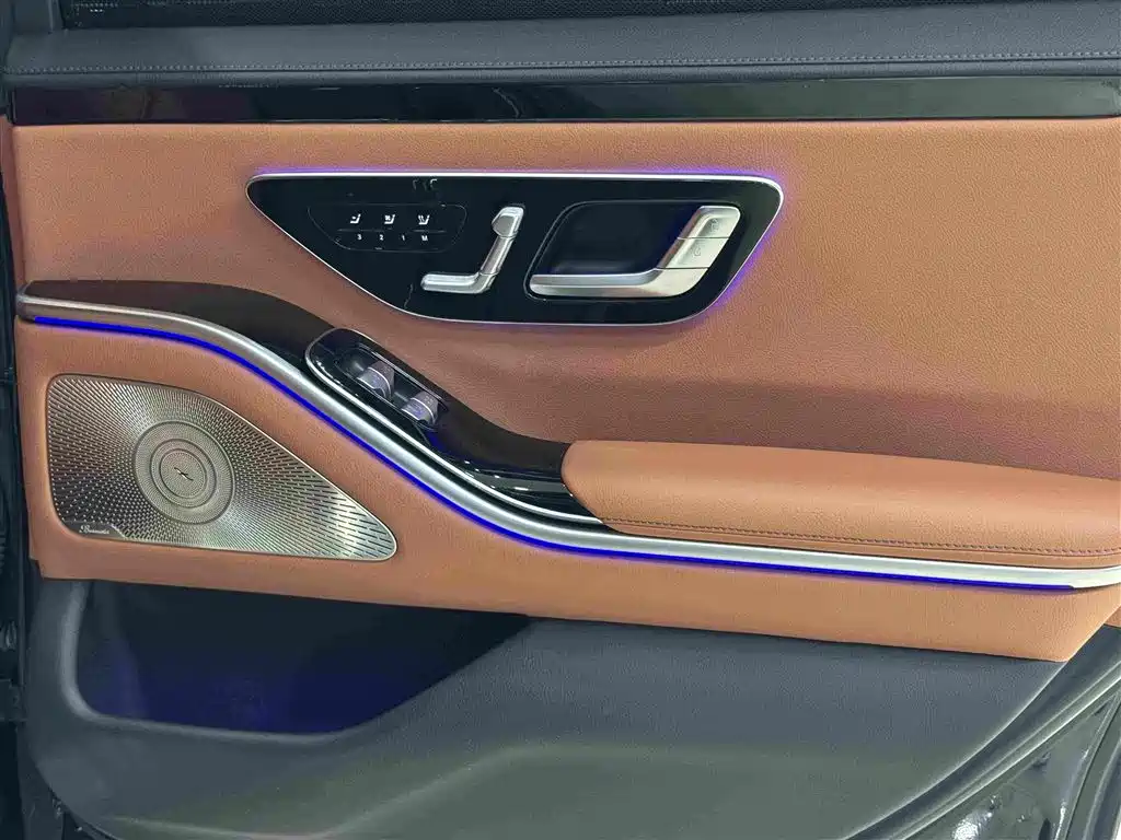 Mercedes-Benz S-Class — миниатюра 11