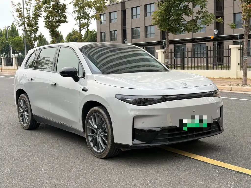 Leapmotor Leapmotor C10 — миниатюра 3
