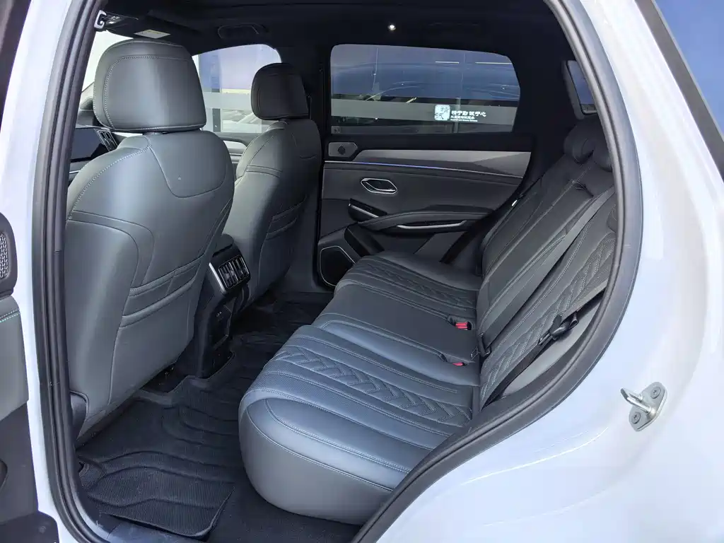 BYD L DM-i — миниатюра 4