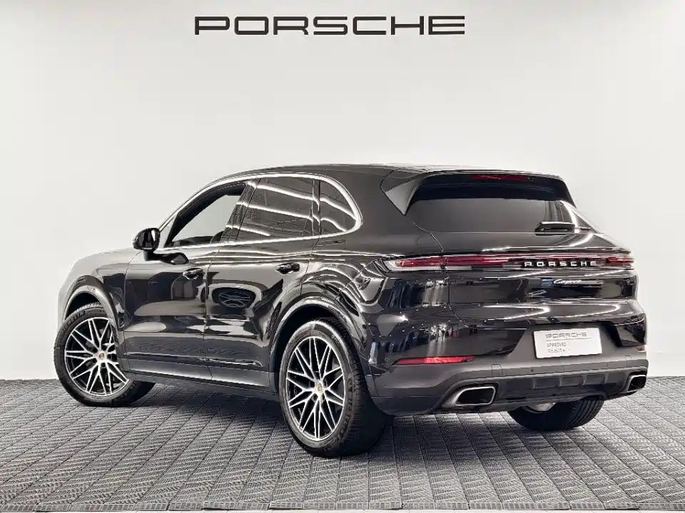 Porsche Cayenne — миниатюра 4