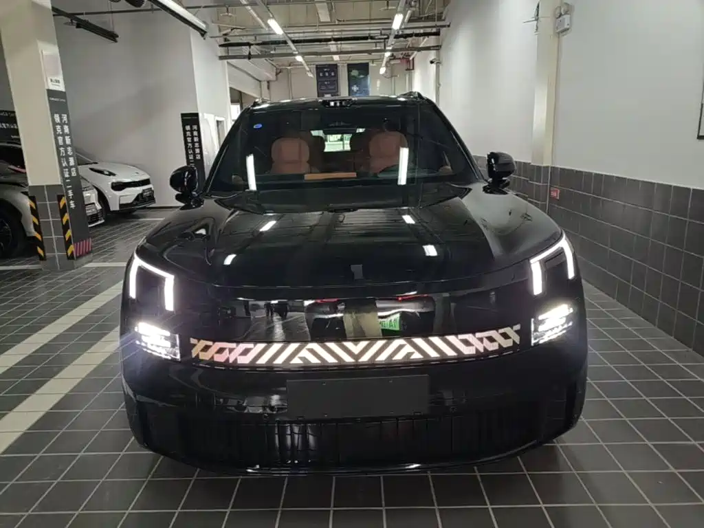 Lynk & Co 900 — миниатюра 3