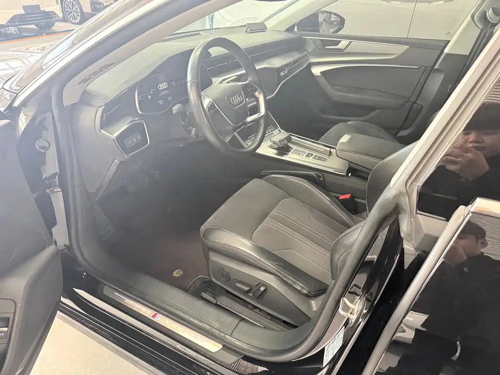 Audi A7L — миниатюра 8