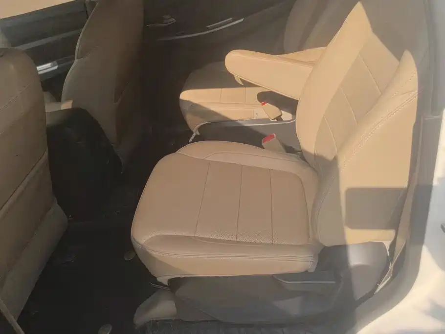 Wuling Hongguang — миниатюра 11