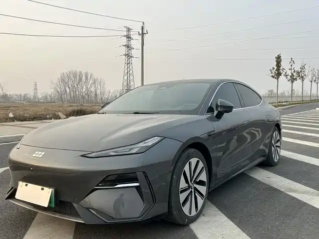 GEELY GALAXY GALAXY E8 2024