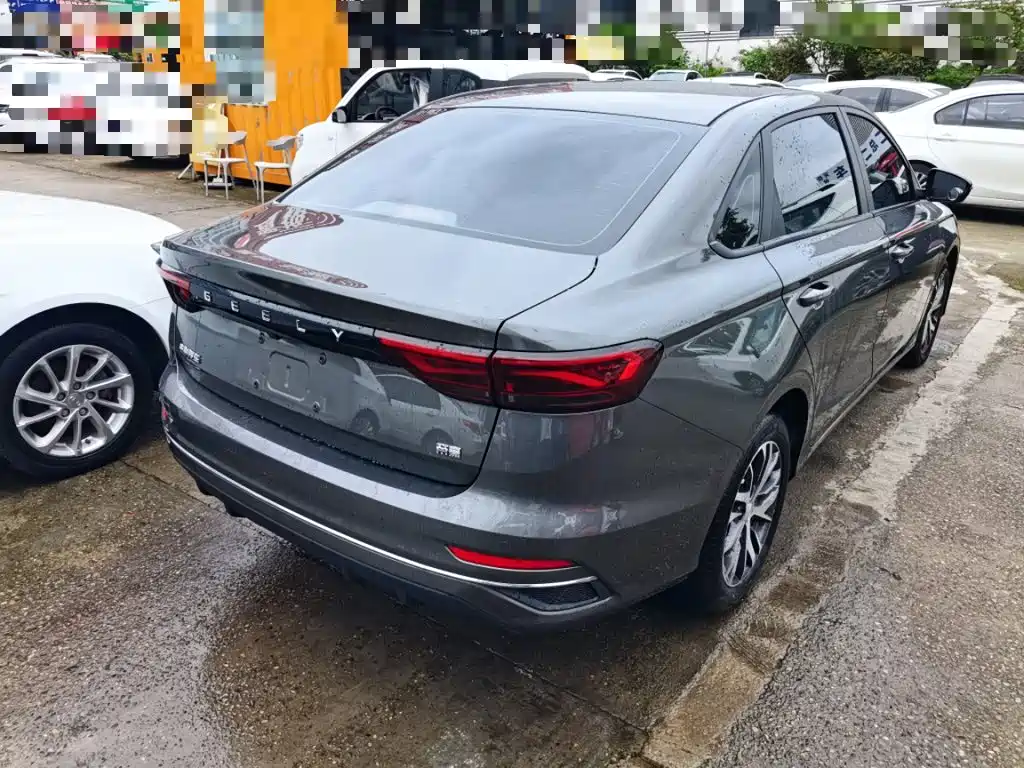 Geely Emgrand — миниатюра 7