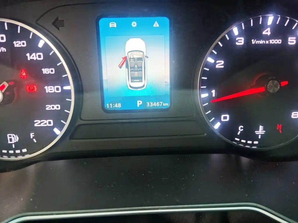 Roewe RX3 — миниатюра 8