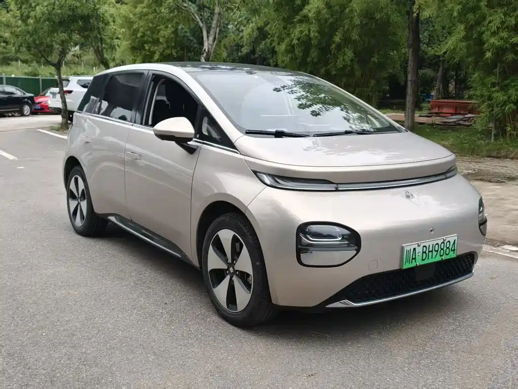 Baojun Yunduo — миниатюра 3