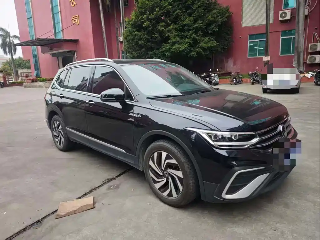 Volkswagen Tiguan L — миниатюра 2