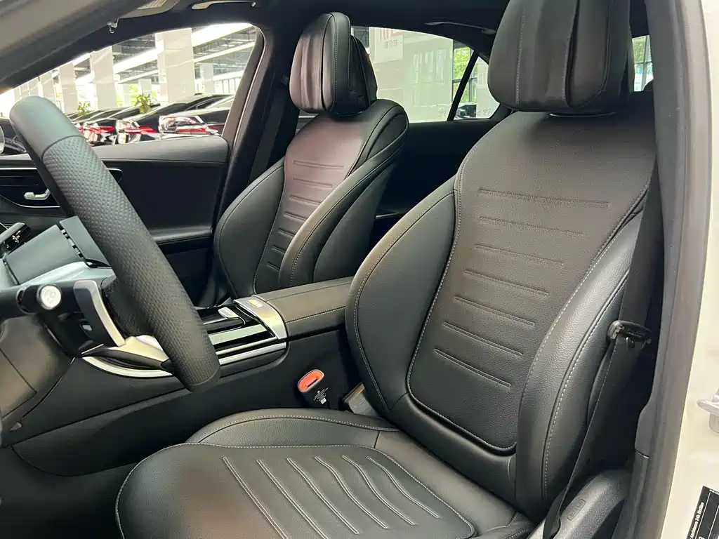 Mercedes-Benz C-Class — миниатюра 9