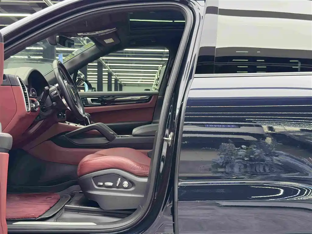 Porsche Cayenne Hybrid — миниатюра 8