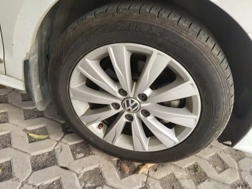 Volkswagen Sagitar — миниатюра 24