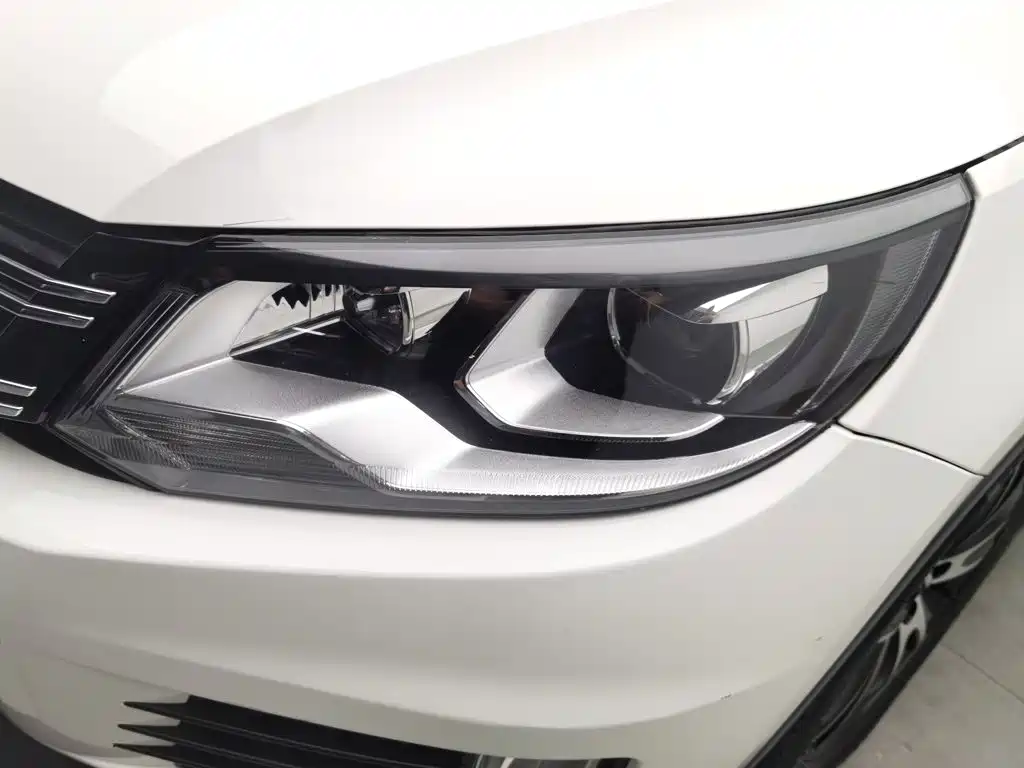 Volkswagen Tiguan — миниатюра 7