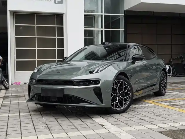 Zeekr 001 2025