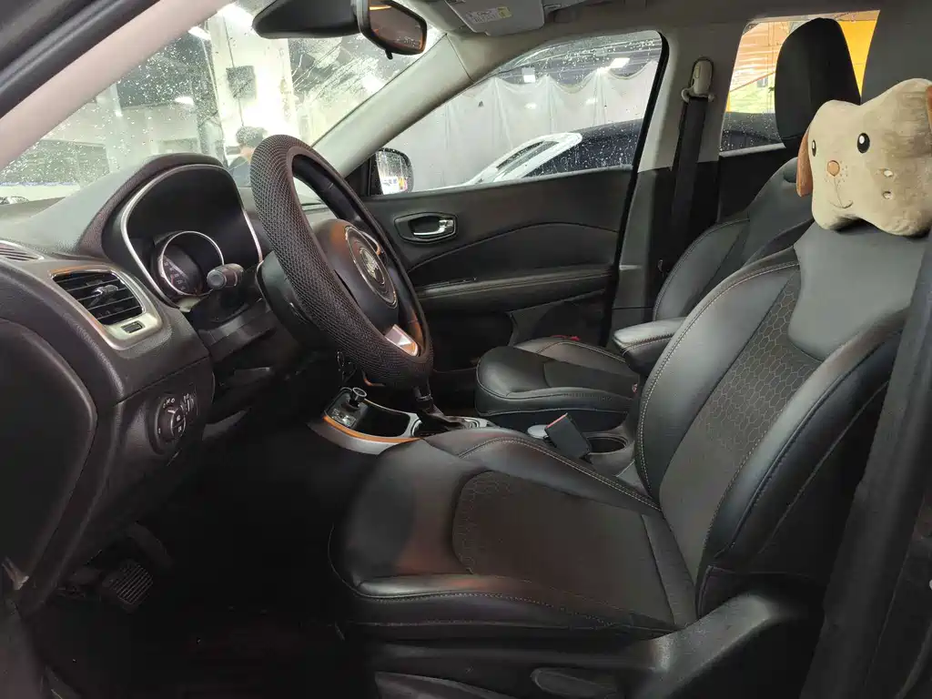 Jeep Compass — миниатюра 6