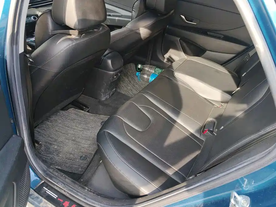 Hyundai Elantra — миниатюра 11