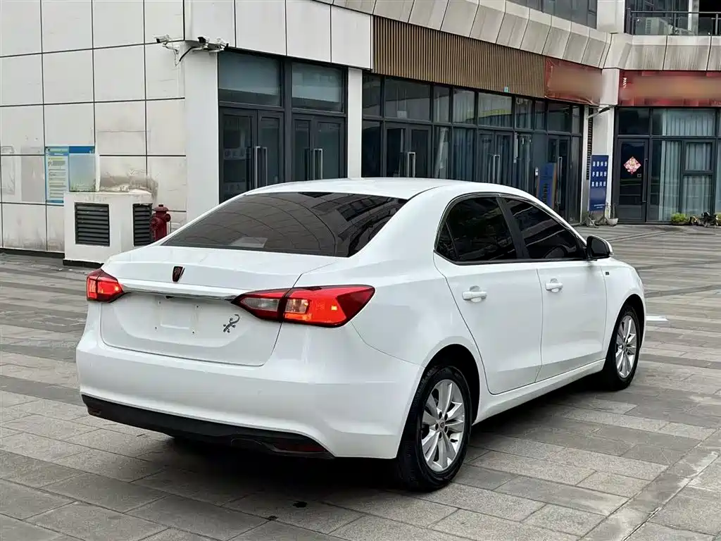 Roewe 360 2015 1.5L MT Luxury