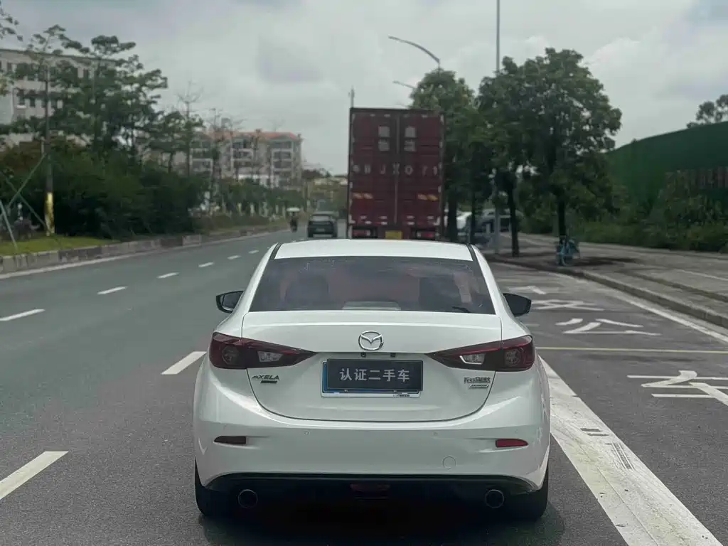 Mazda 3 Axela — миниатюра 8