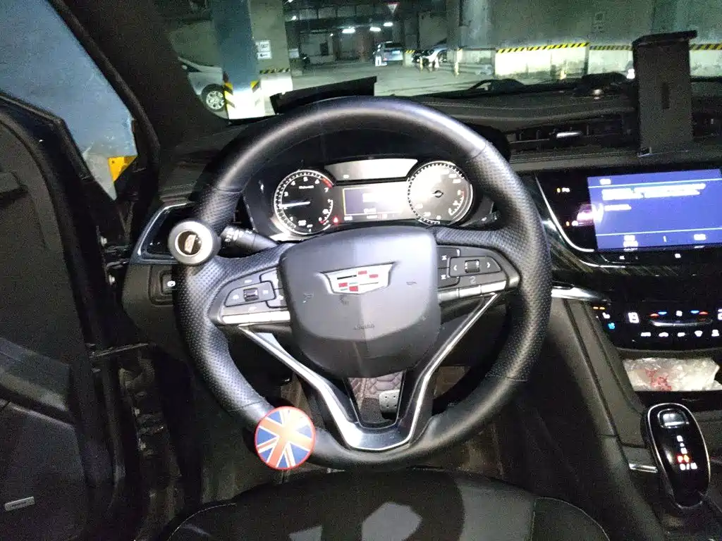 Cadillac XT6 — миниатюра 11