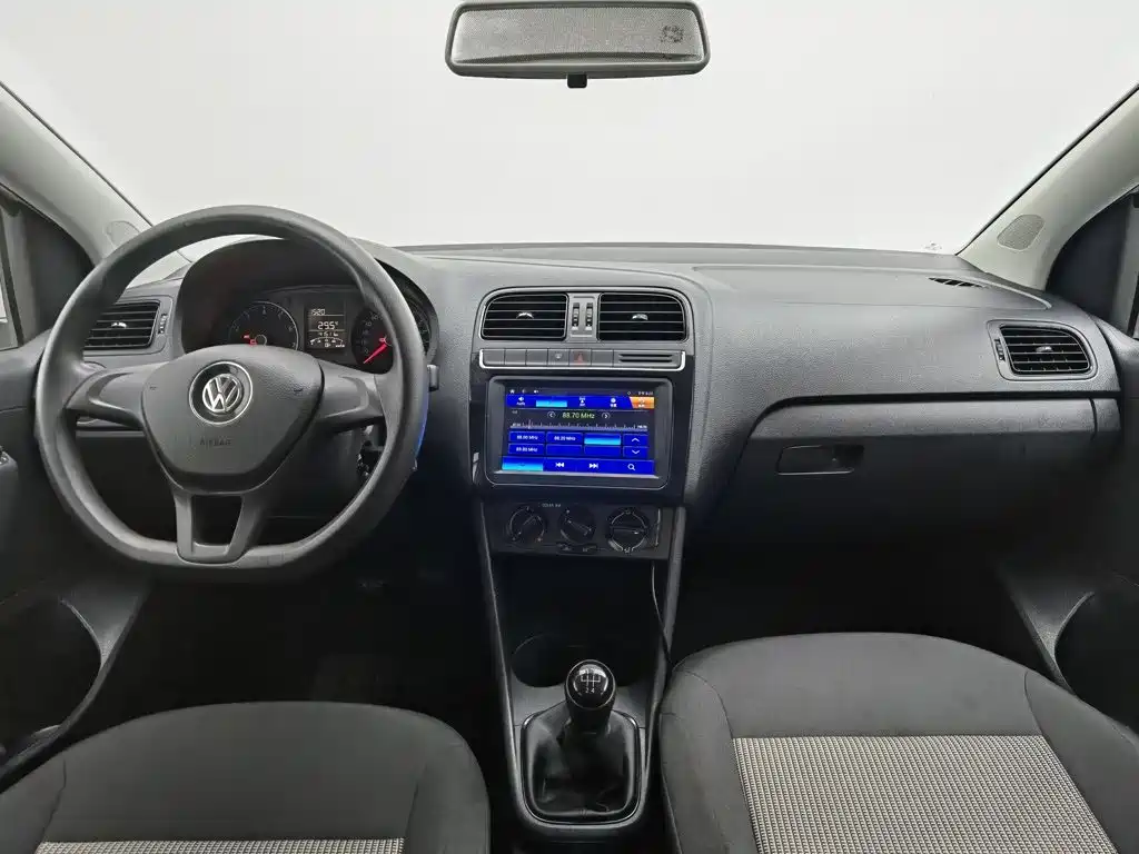 Volkswagen Polo — миниатюра 5
