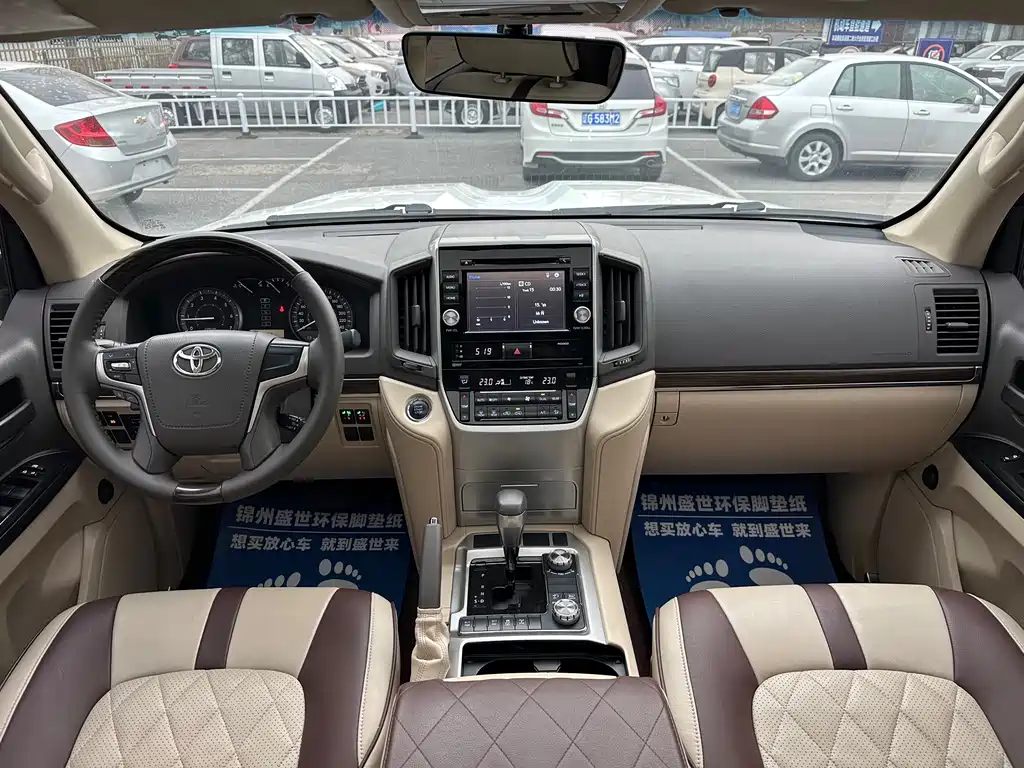 Toyota Land Cruiser 2019 4.0L AT