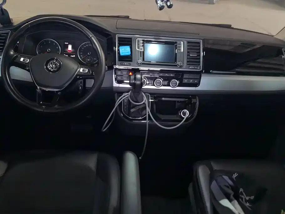 Volkswagen Multivan — миниатюра 12