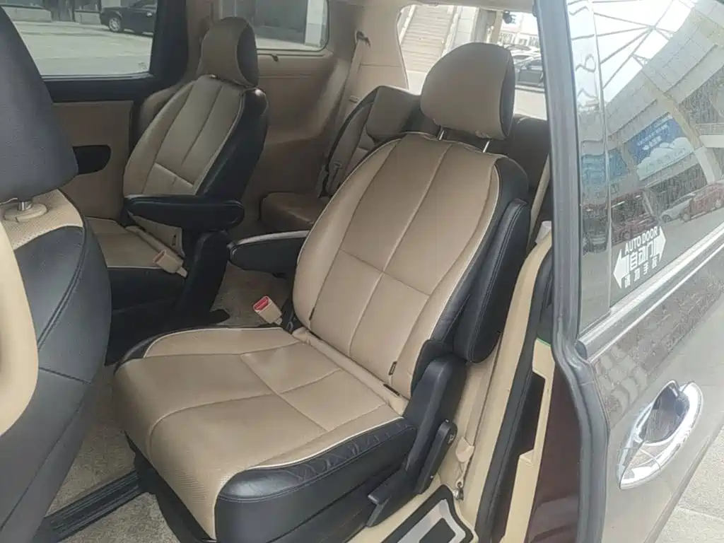Kia Carnival — миниатюра 17