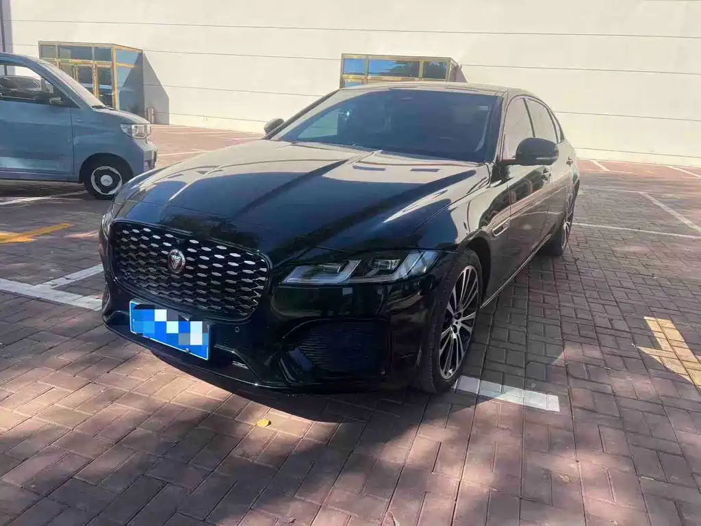 Jaguar XFL