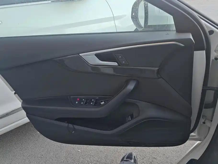 Audi A4L — миниатюра 7