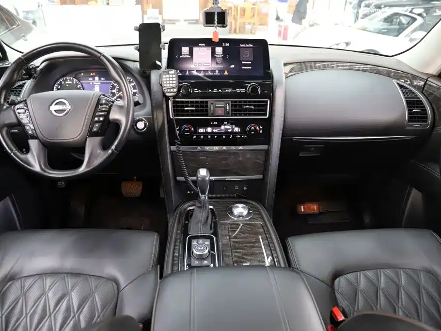 Nissan Patrol — миниатюра 12