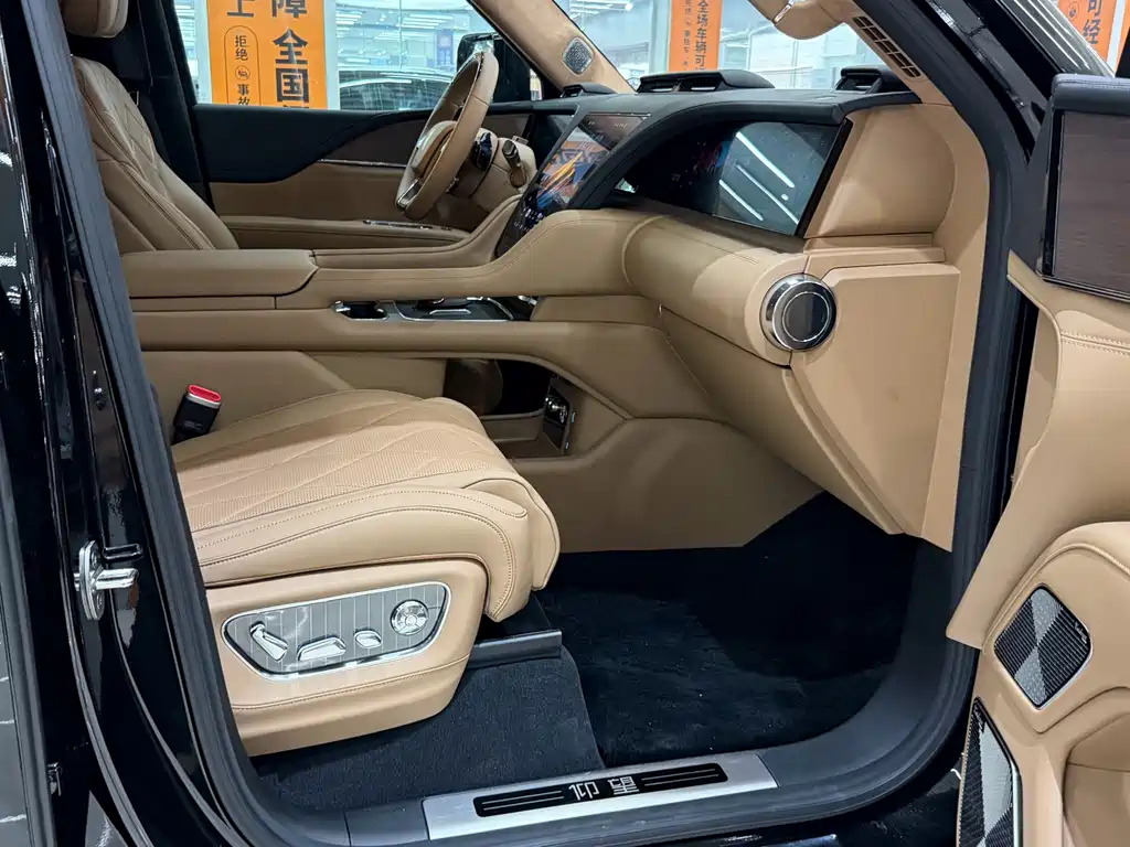 Yangwang Yangwang U8 L — миниатюра 6