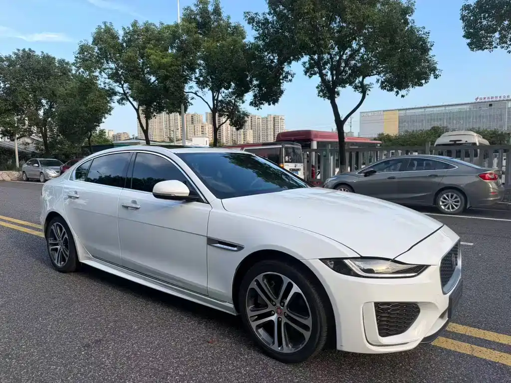 Jaguar XEL — миниатюра 3