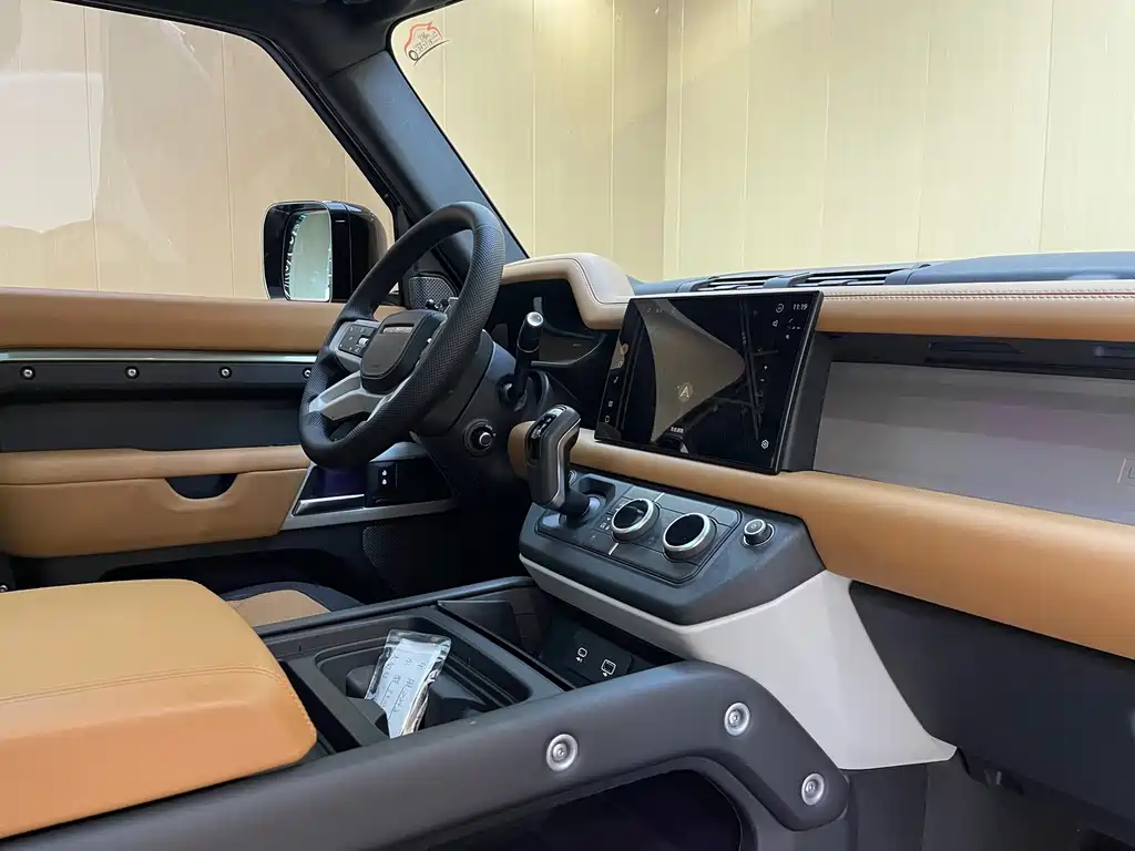 Land Rover Defender — миниатюра 12