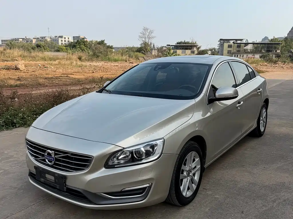 VOLVO S60