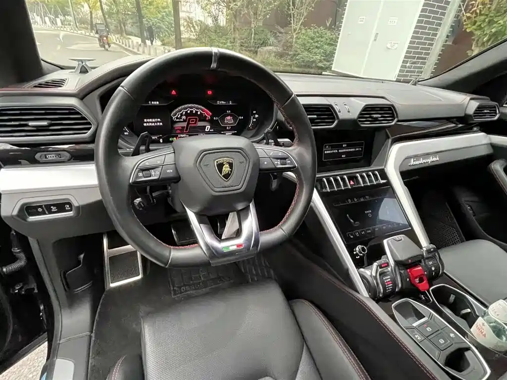 Lamborghini Urus 2018 4.0T V8