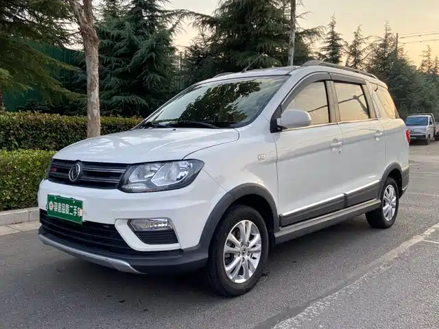 Dongfeng Fengon Fengon 370