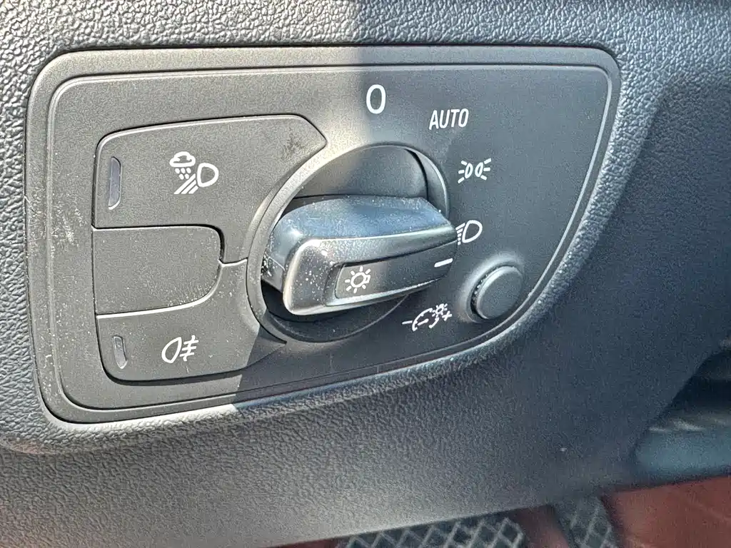 Audi A6L — миниатюра 12
