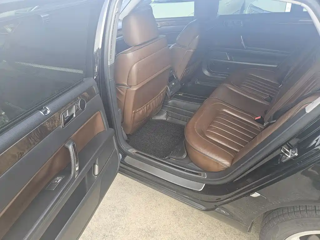Volkswagen Phaeton — миниатюра 9