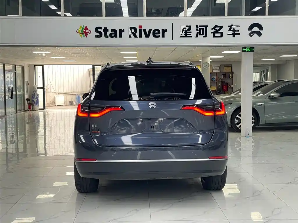 NIO ES8 2020 580KM мест