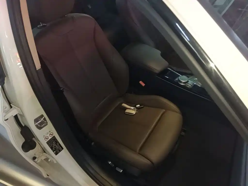 BMW 3 Series — миниатюра 25