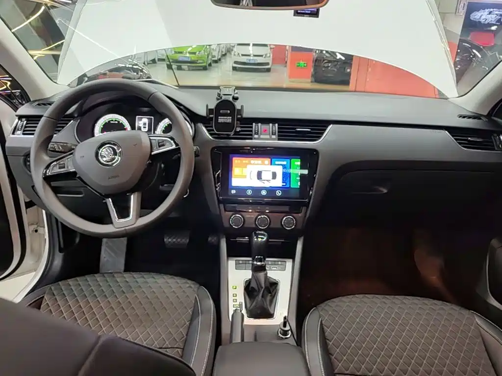 Skoda Octavia — миниатюра 10