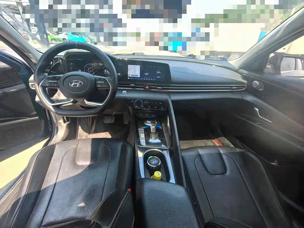 Hyundai Elantra — миниатюра 6