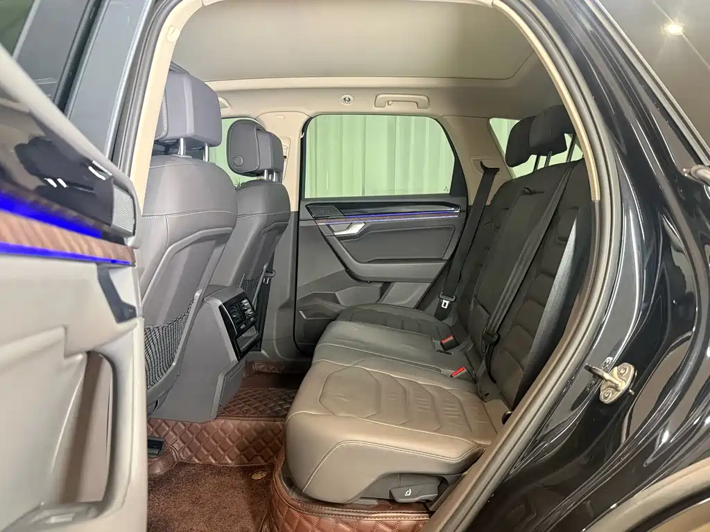 Volkswagen Touareg — миниатюра 15