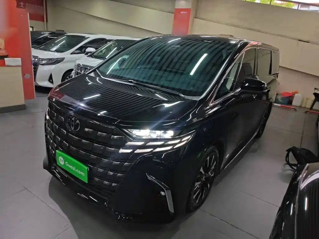 Toyota Alphard — миниатюра 2