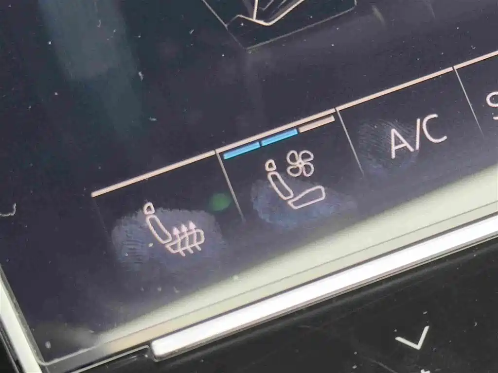 Audi SQ7 — миниатюра 15
