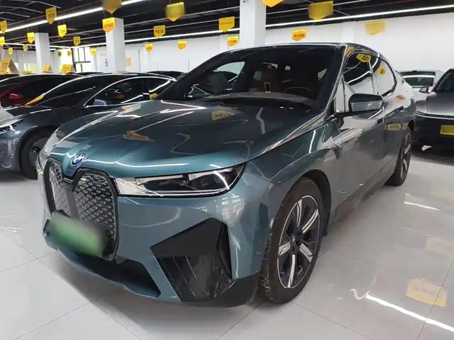 BMW iX