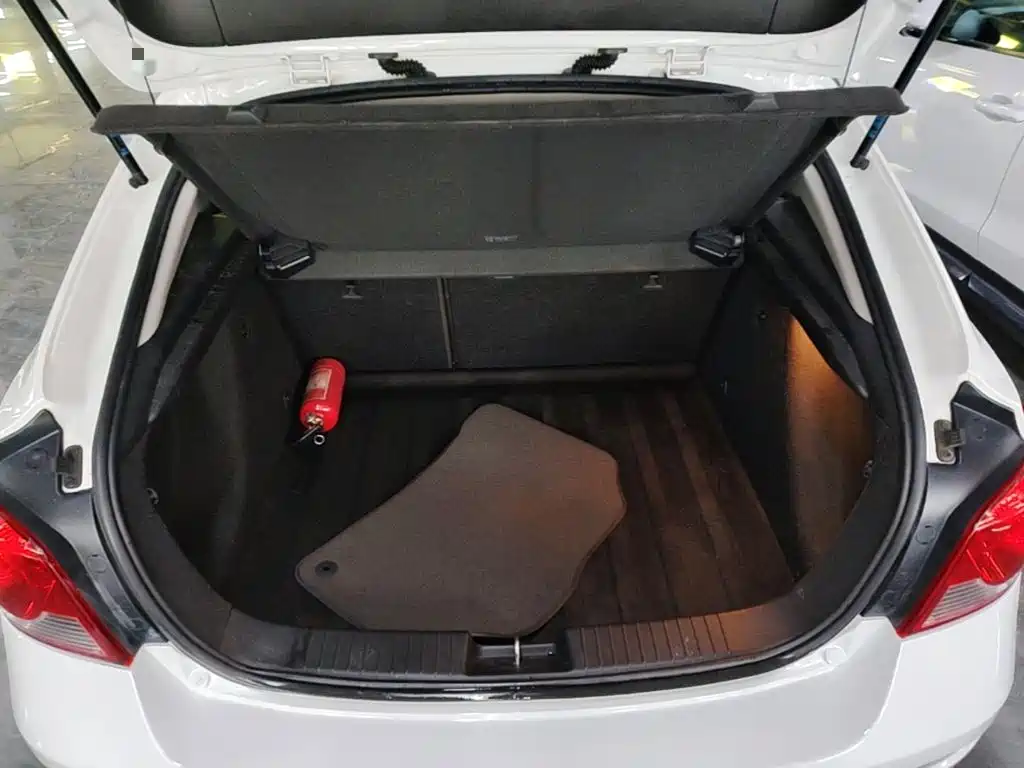 Chevrolet Cruze — миниатюра 19