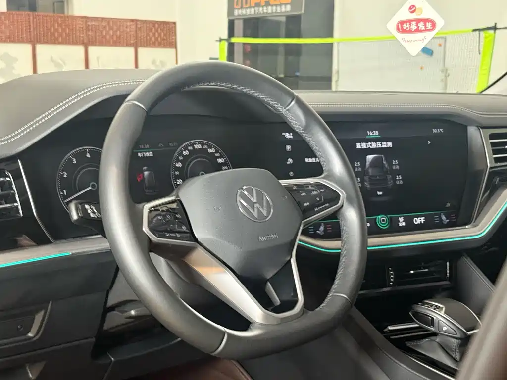 Volkswagen Touareg — миниатюра 14