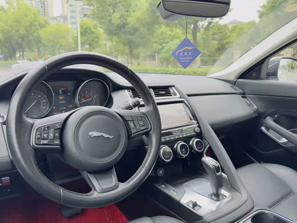 Jaguar E-PACE — миниатюра 14